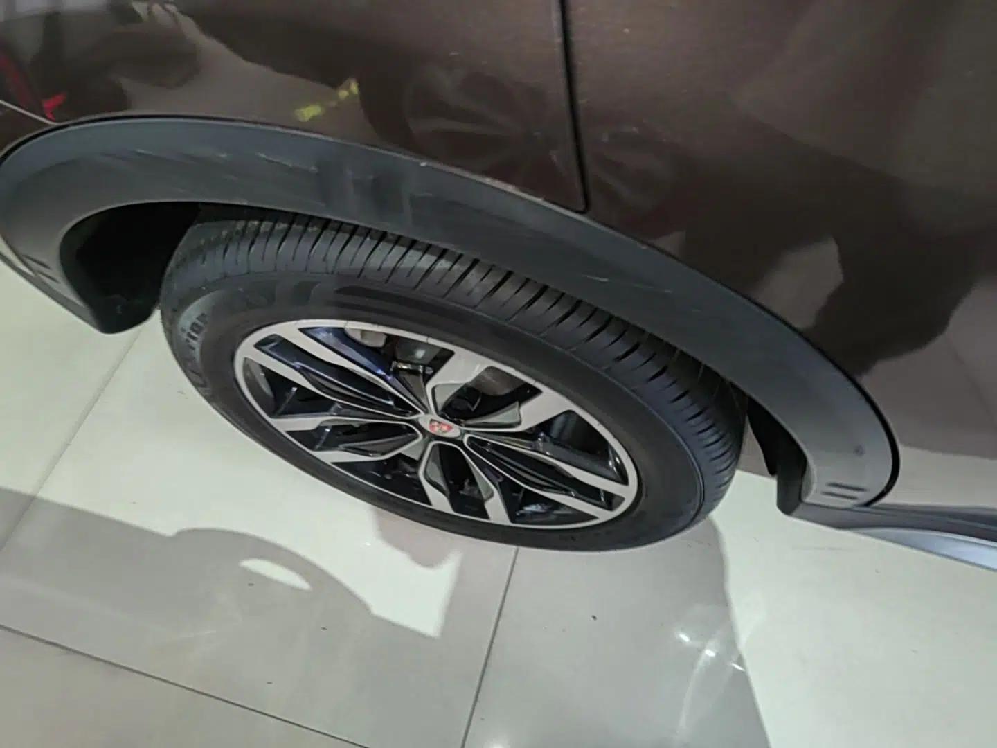 Roewe RX5 2016 30T Two-Wheel Drive Automatic Internet Smart Edition — миниатюра 11
