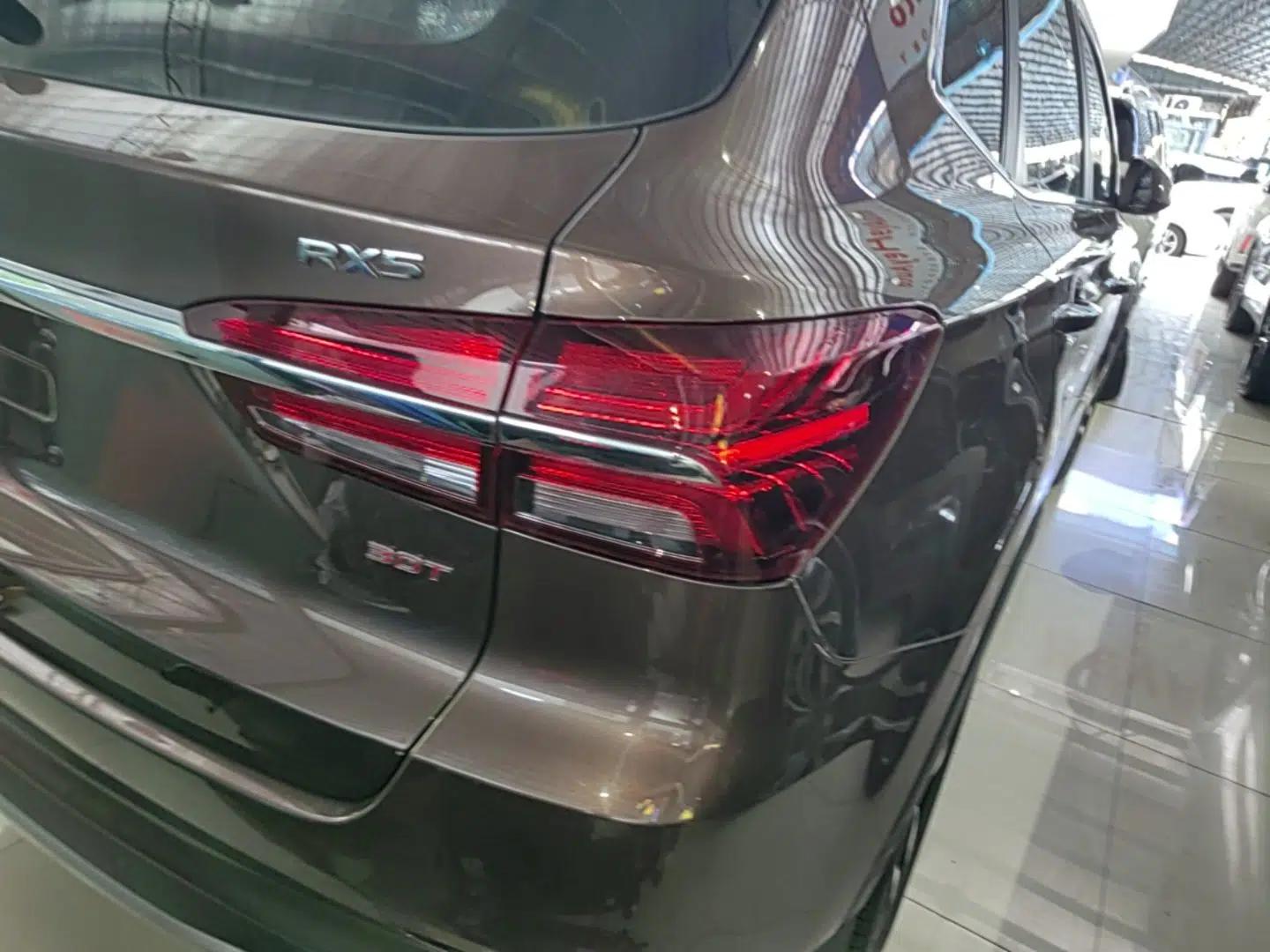 Roewe RX5 2016 30T Two-Wheel Drive Automatic Internet Smart Edition — миниатюра 14
