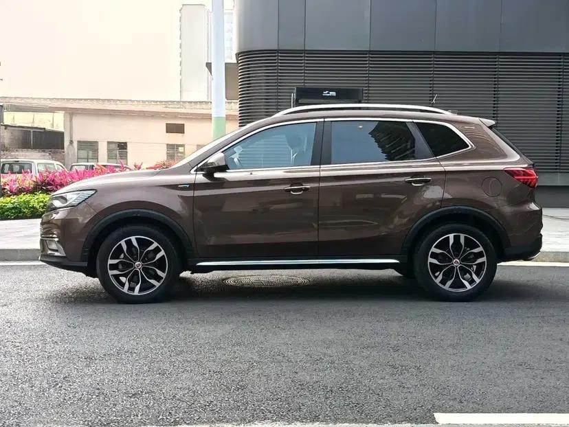 Roewe RX5 2016 30T Two-Wheel Drive Automatic Internet Smart Edition — миниатюра 19
