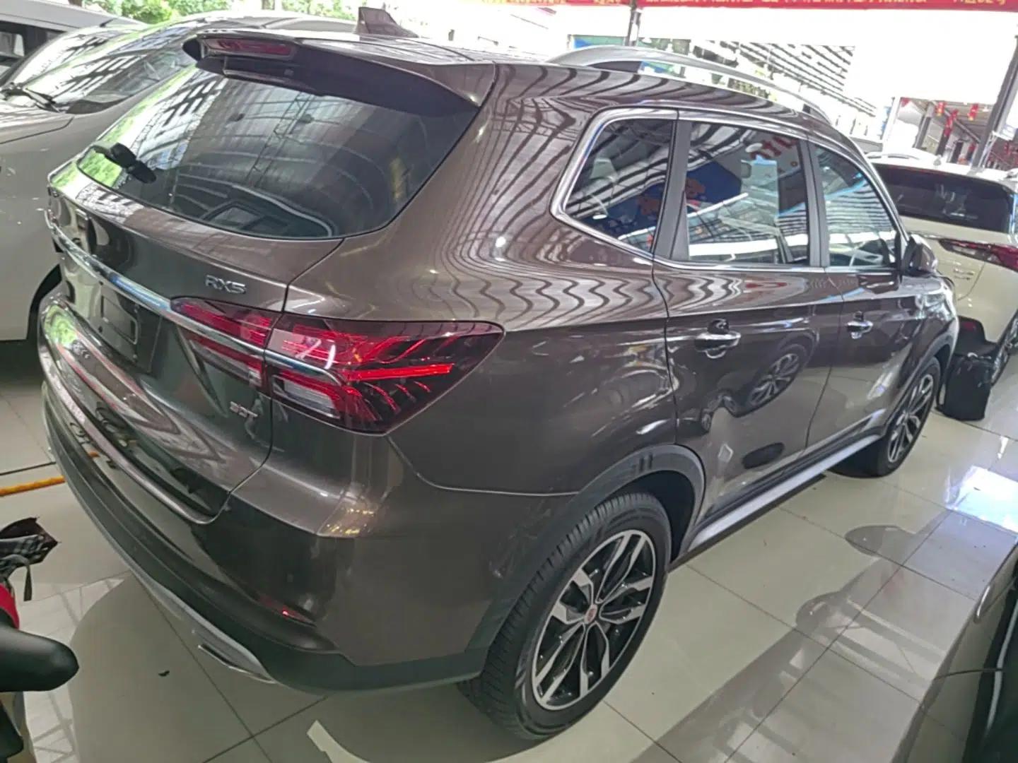 Roewe RX5 2016 30T Two-Wheel Drive Automatic Internet Smart Edition — миниатюра 6