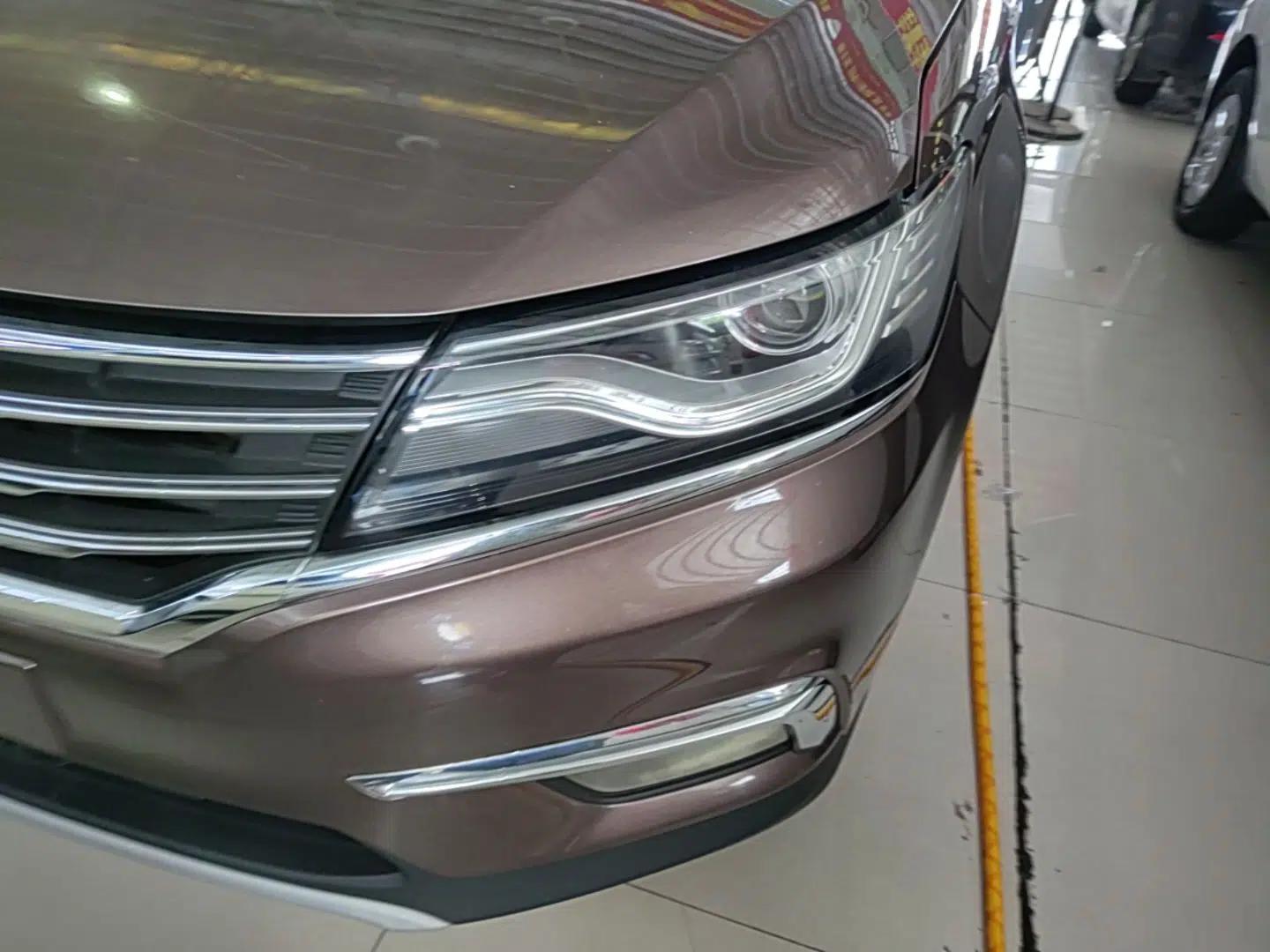 Roewe RX5 2016 30T Two-Wheel Drive Automatic Internet Smart Edition — миниатюра 8
