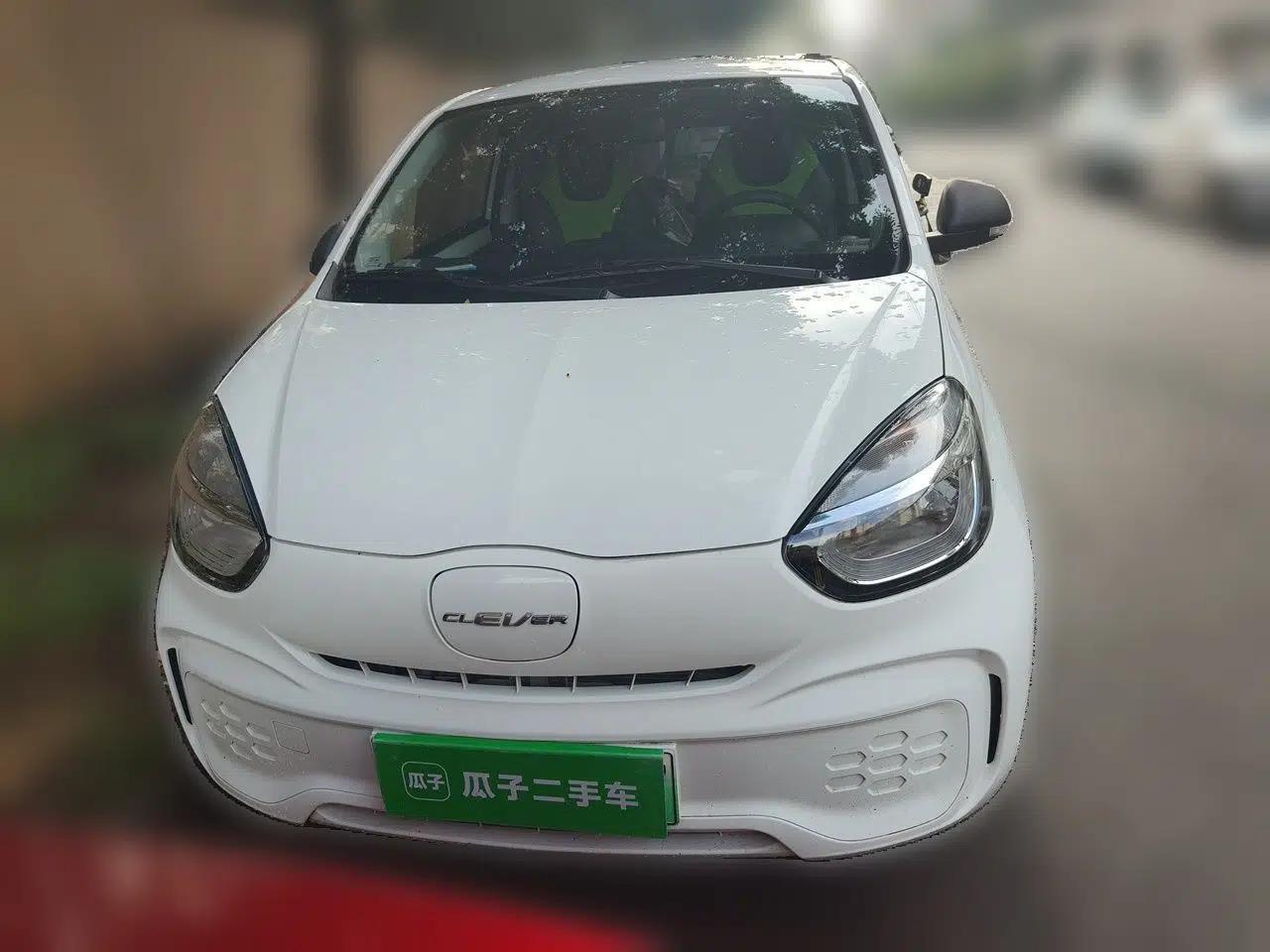Roewe Clever 2021 302km Excellence Edition — миниатюра 2