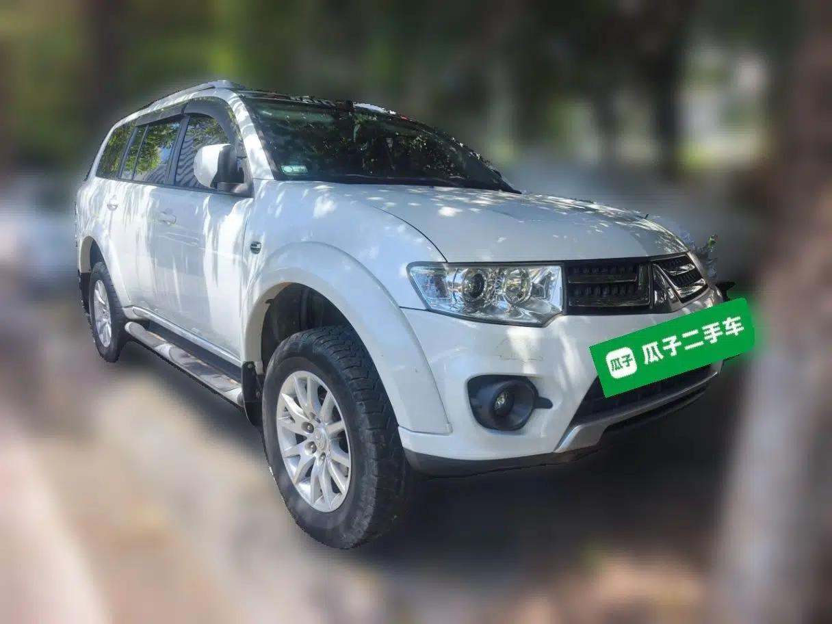 Mitsubishi Pajero Sport 2013 2.4L Manual Two-Wheel Drive Comfort Edition — миниатюра 3