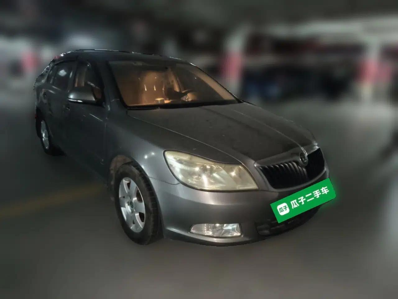Skoda Octavia 2012 1.6L Manual Eado Edition — миниатюра 3