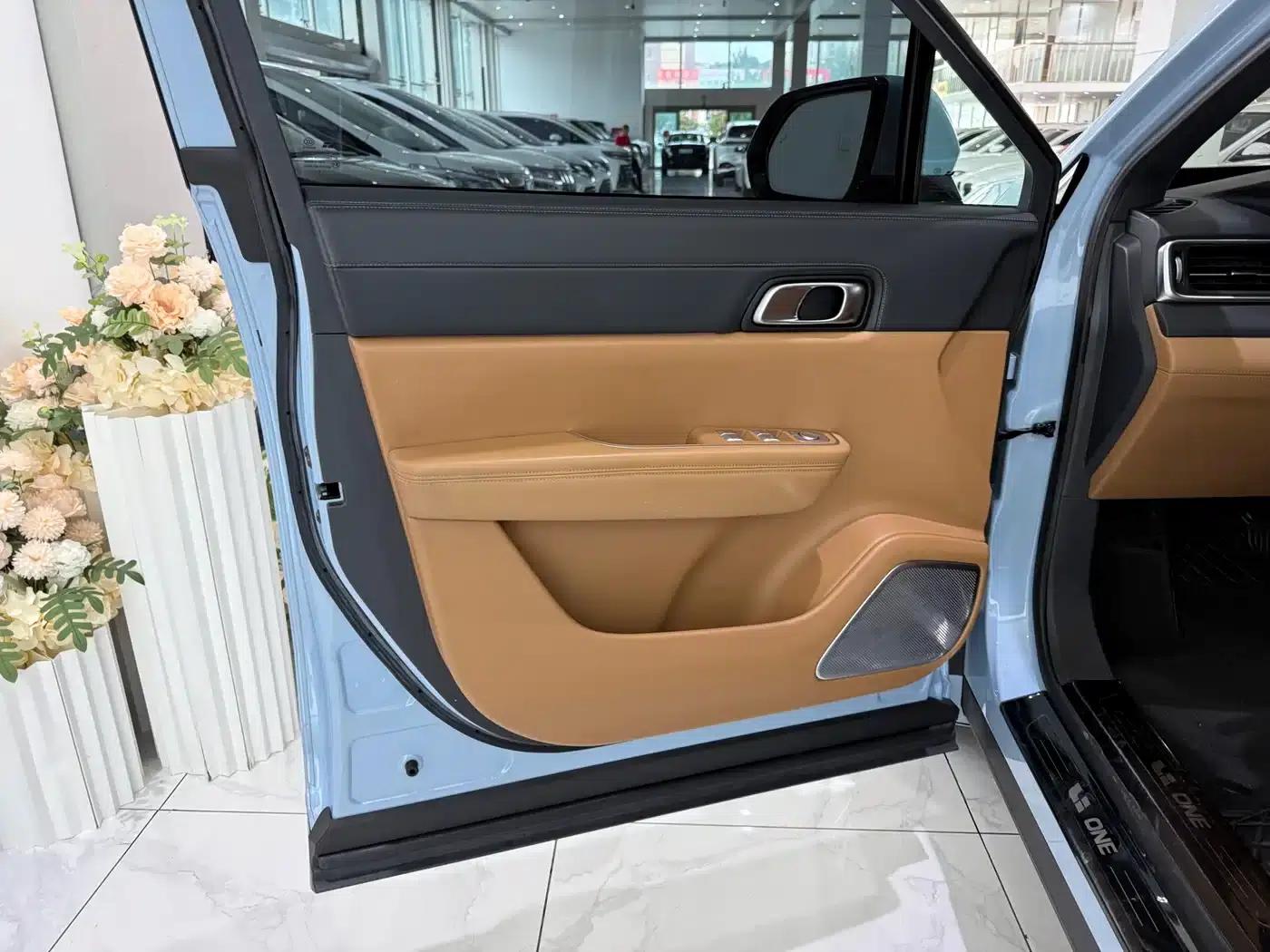 Li Auto ONE 2020 Extended Range 6-Seater — миниатюра 5