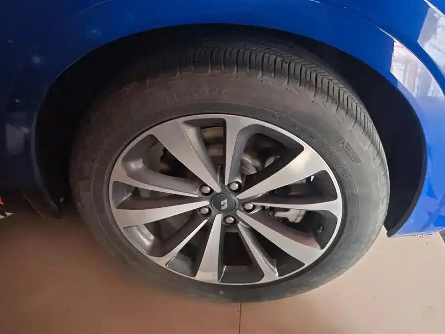 Li Auto ONE 2020 Extended Range 6-Seater — миниатюра 6