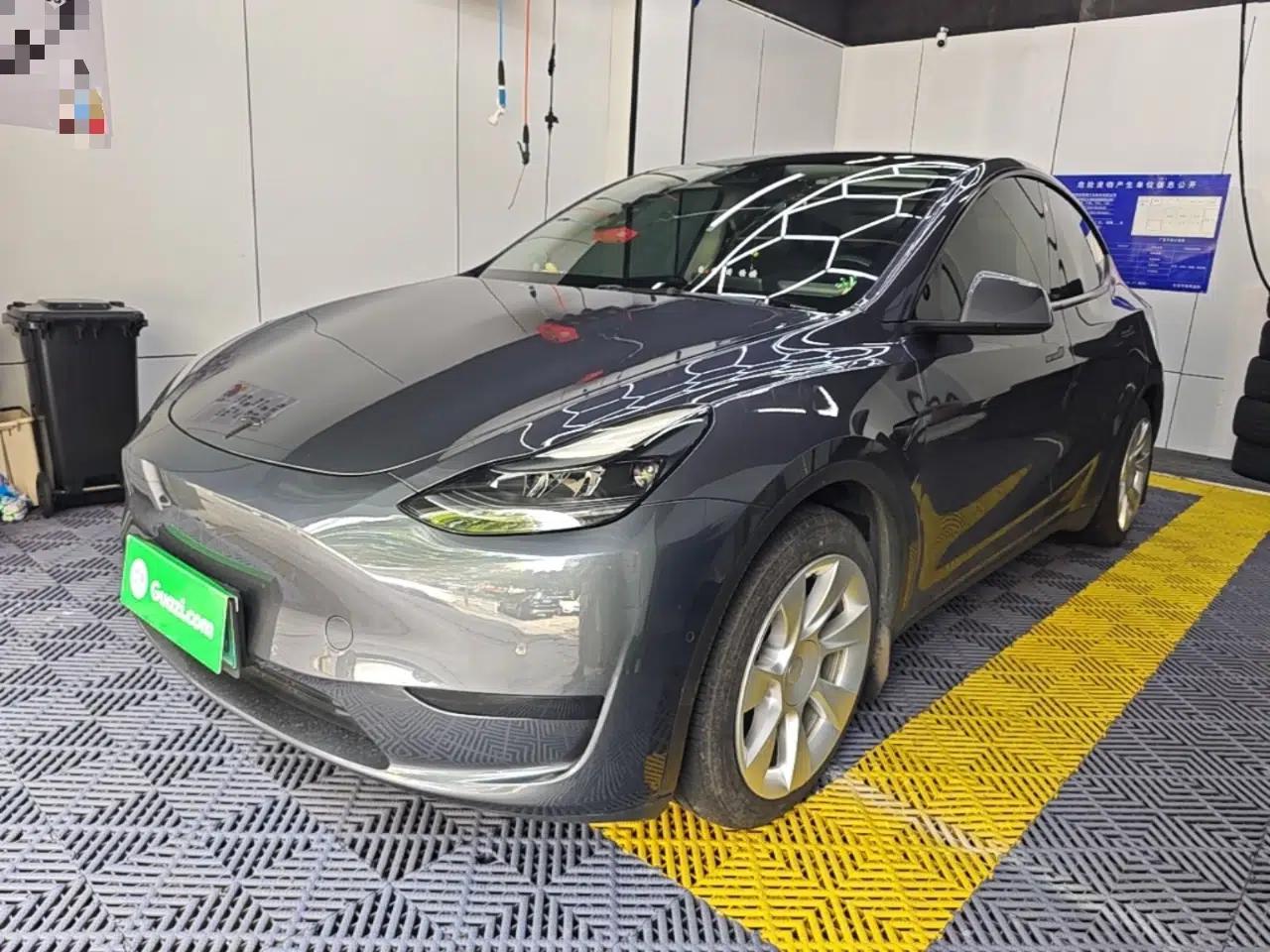 Tesla Model Y 2022 Rear-Wheel-Drive Version — миниатюра 1