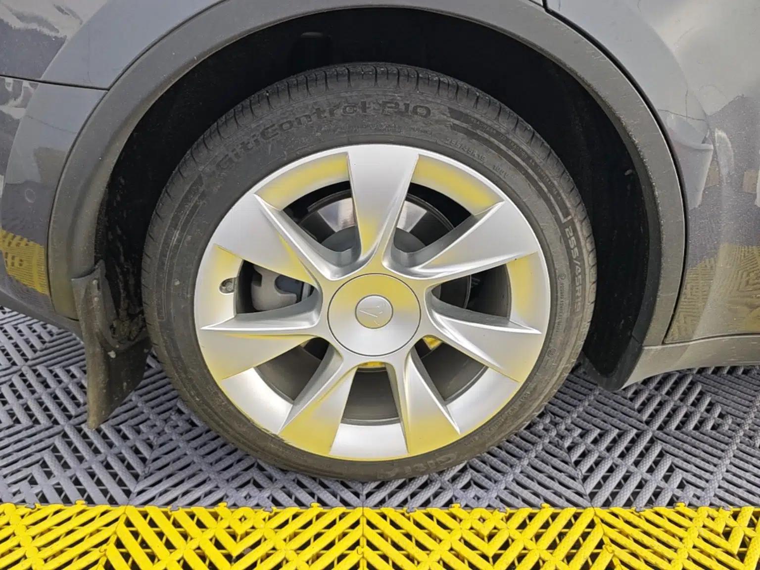 Tesla Model Y 2022 Rear-Wheel-Drive Version — миниатюра 11