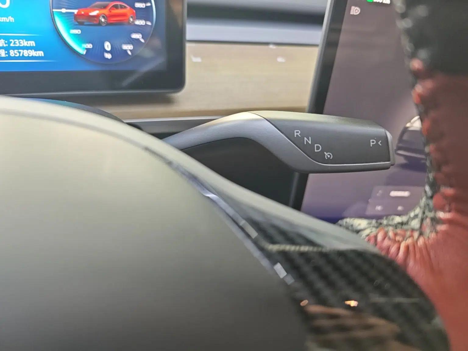 Tesla Model Y 2022 Rear-Wheel-Drive Version — миниатюра 16
