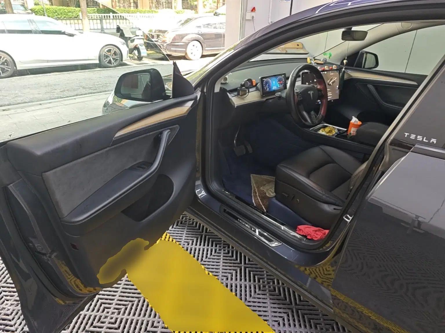 Tesla Model Y 2022 Rear-Wheel-Drive Version — миниатюра 18