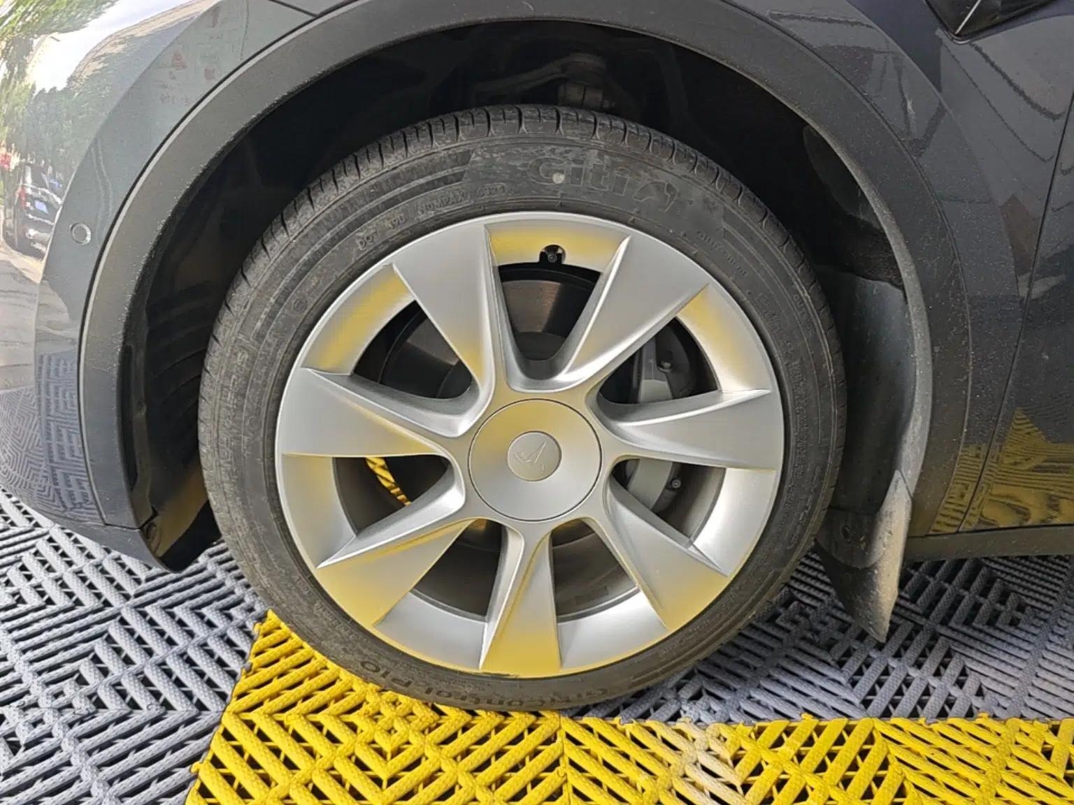 Tesla Model Y 2022 Rear-Wheel-Drive Version — миниатюра 10