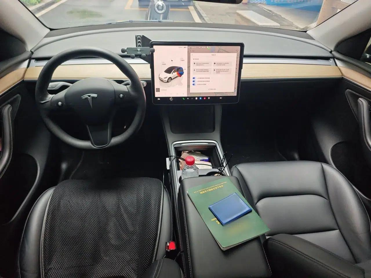 Tesla Model Y 2022 Revised Version Rear-Wheel Drive — миниатюра 9