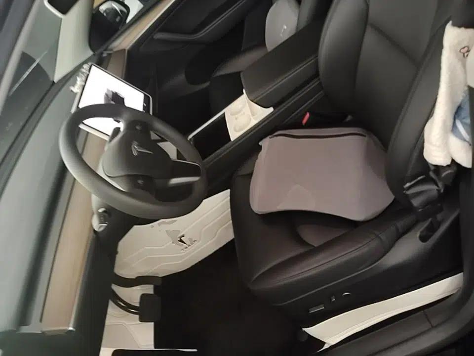 Tesla Model Y 2022 Revised Version Rear-Wheel Drive — миниатюра 17