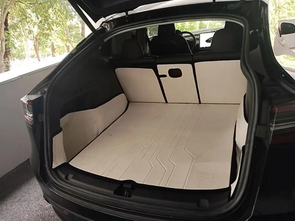 Tesla Model Y 2022 Revised Version Rear-Wheel Drive — миниатюра 22