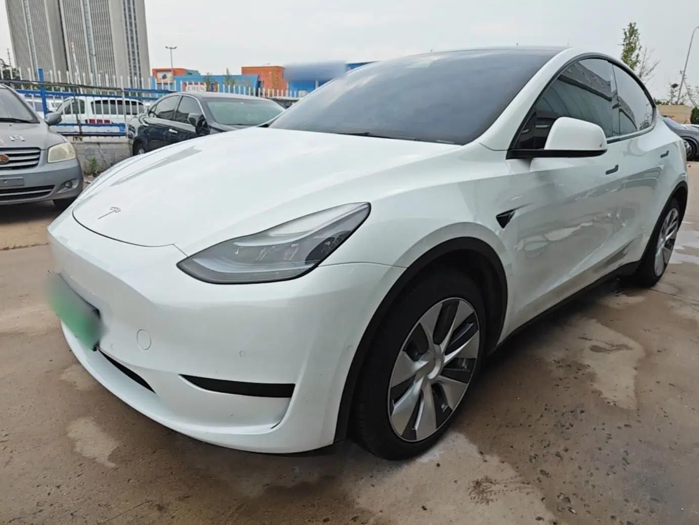 Tesla Model Y 2022 Revised Version Rear-Wheel Drive — миниатюра 1