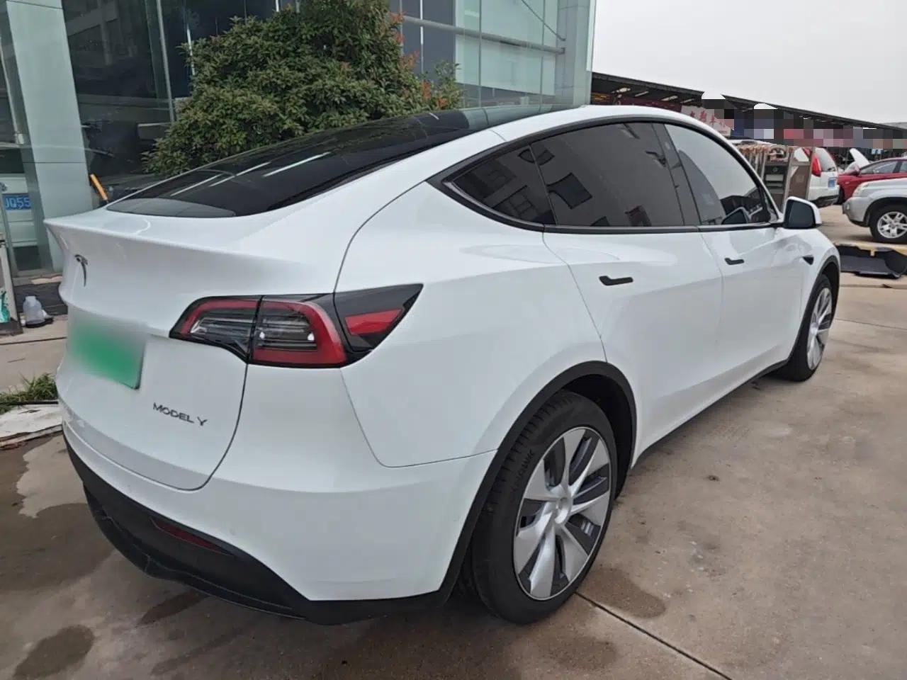 Tesla Model Y 2022 Revised Version Rear-Wheel Drive — миниатюра 6