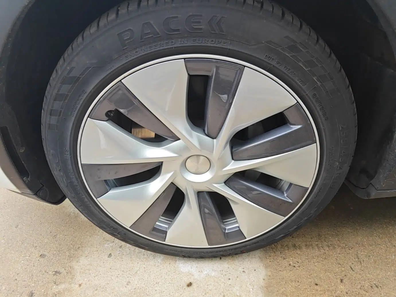 Tesla Model Y 2022 Revised Version Rear-Wheel Drive — миниатюра 10