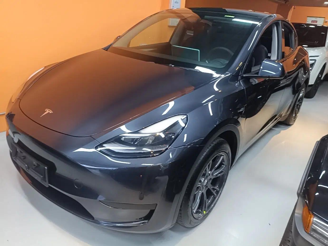 Tesla Model Y 2023 Rear-Wheel-Drive Version — миниатюра 1