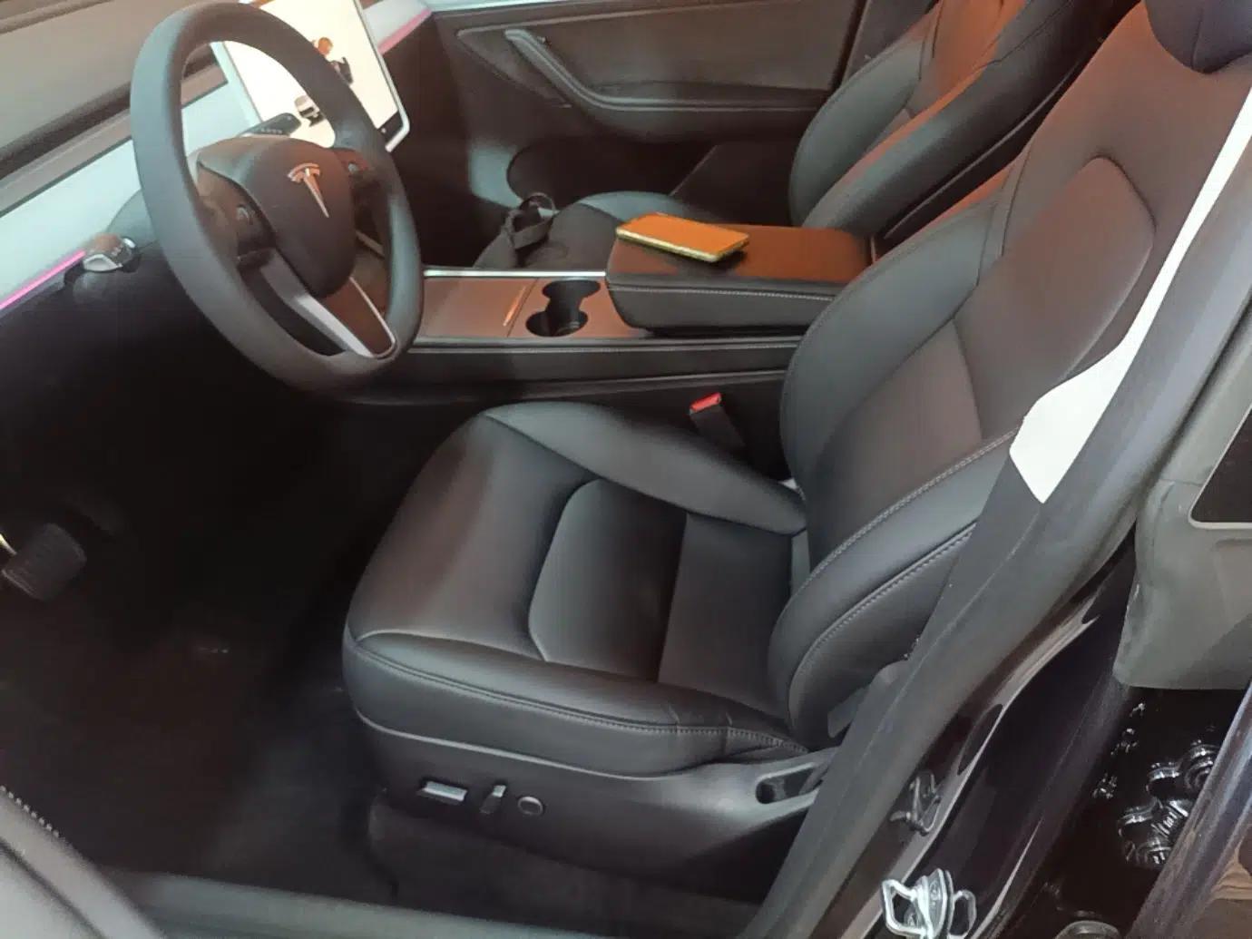 Tesla Model Y 2023 Rear-Wheel-Drive Version — миниатюра 17