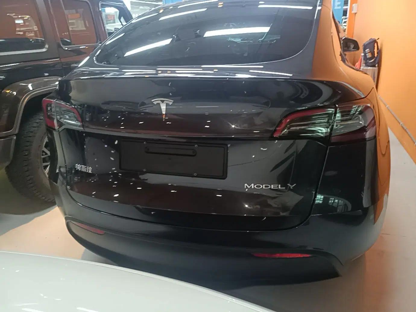 Tesla Model Y 2023 Rear-Wheel-Drive Version — миниатюра 5