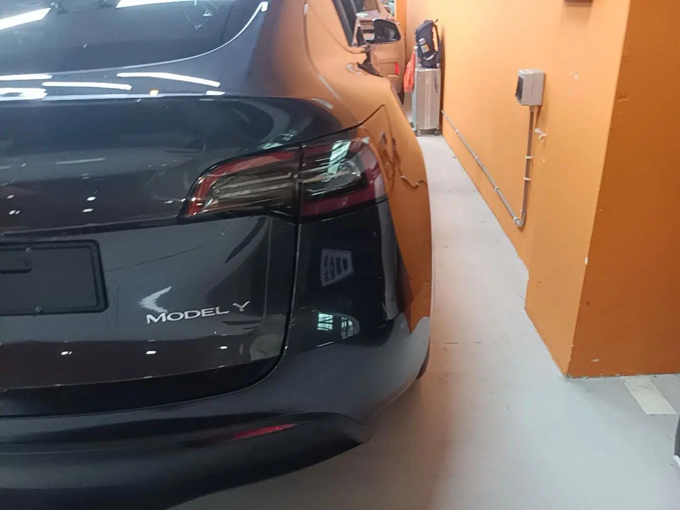 Tesla Model Y 2023 Rear-Wheel-Drive Version — миниатюра 9