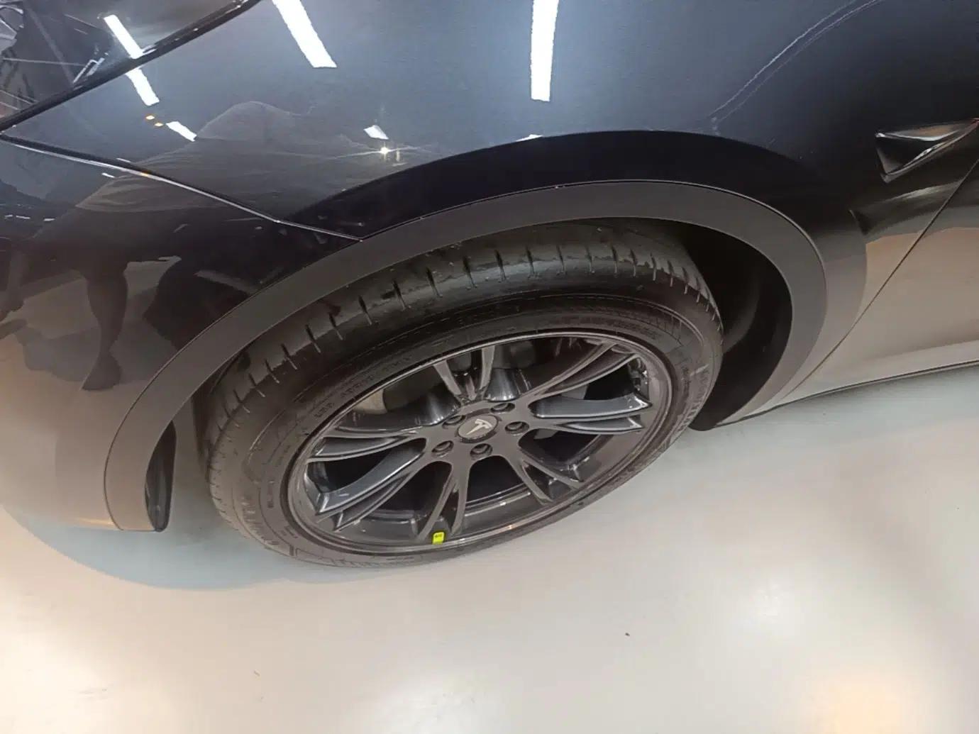 Tesla Model Y 2023 Rear-Wheel-Drive Version — миниатюра 10