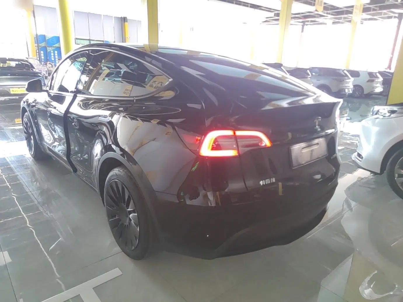 Tesla Model Y 2022 Revised Version Rear-Wheel Drive — миниатюра 4