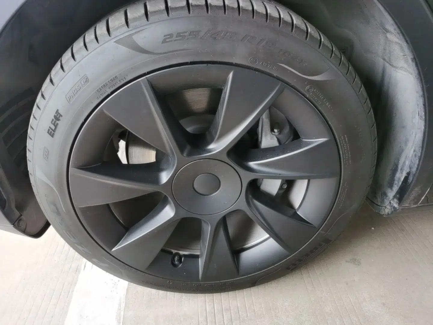 Tesla Model Y 2022 Revised Version Rear-Wheel Drive — миниатюра 10