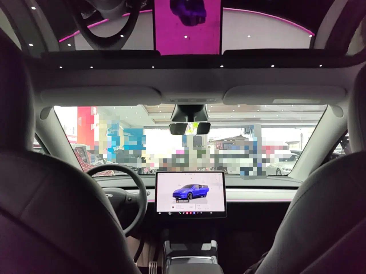 Tesla Model Y 2023 High-Performance All-Wheel-Drive Version — миниатюра 21