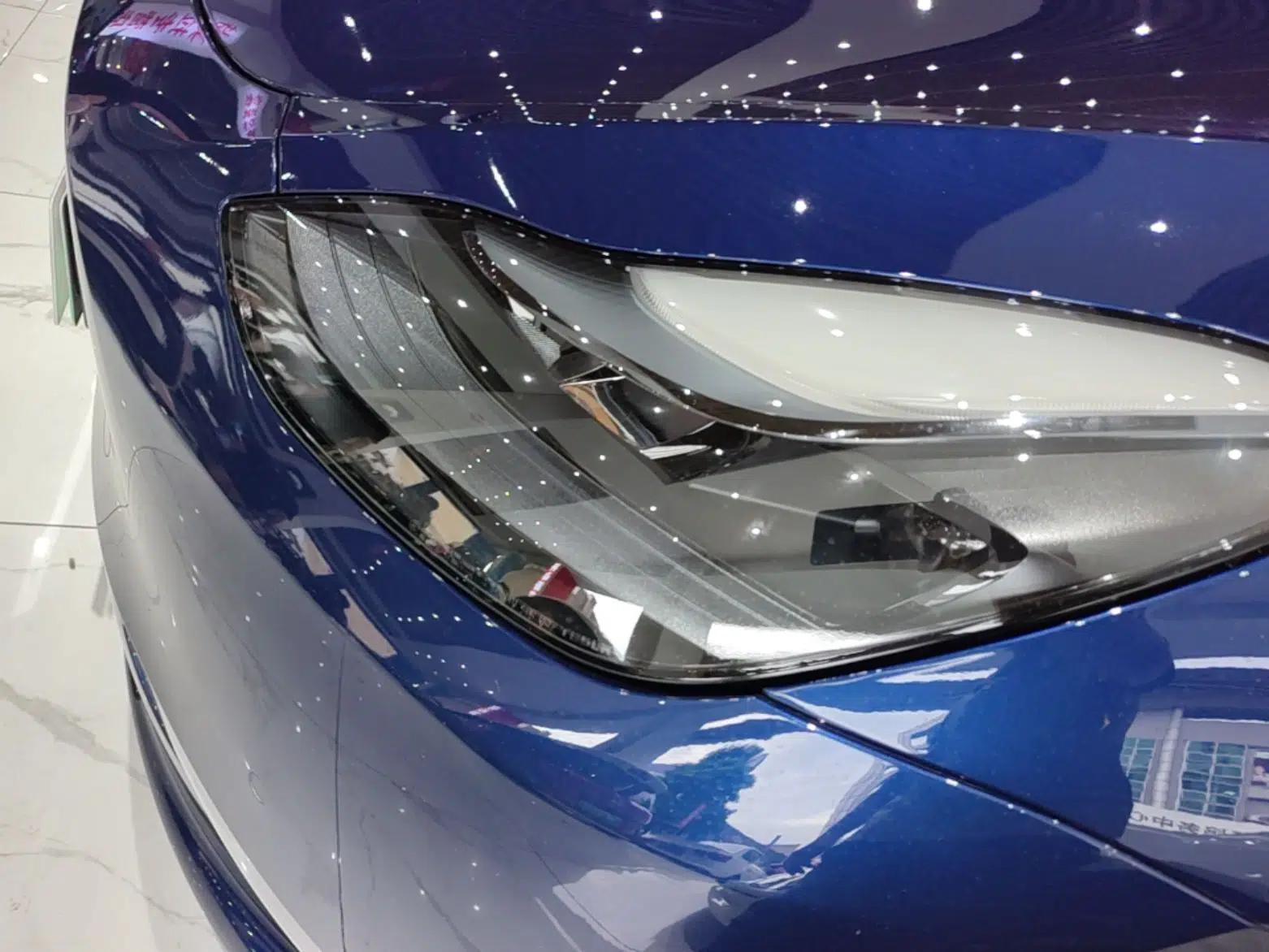 Tesla Model Y 2023 High-Performance All-Wheel-Drive Version — миниатюра 8