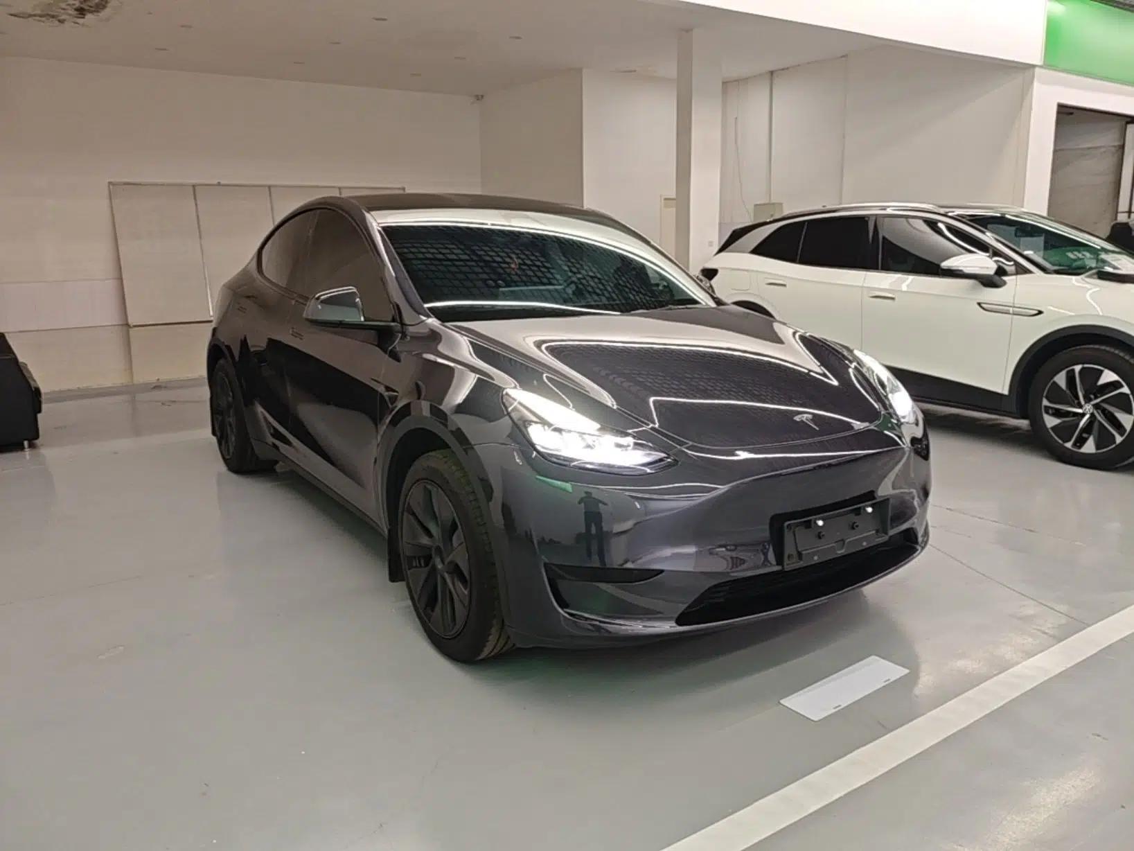 Tesla Model Y 2024 Rear-Wheel-Drive Version — миниатюра 3