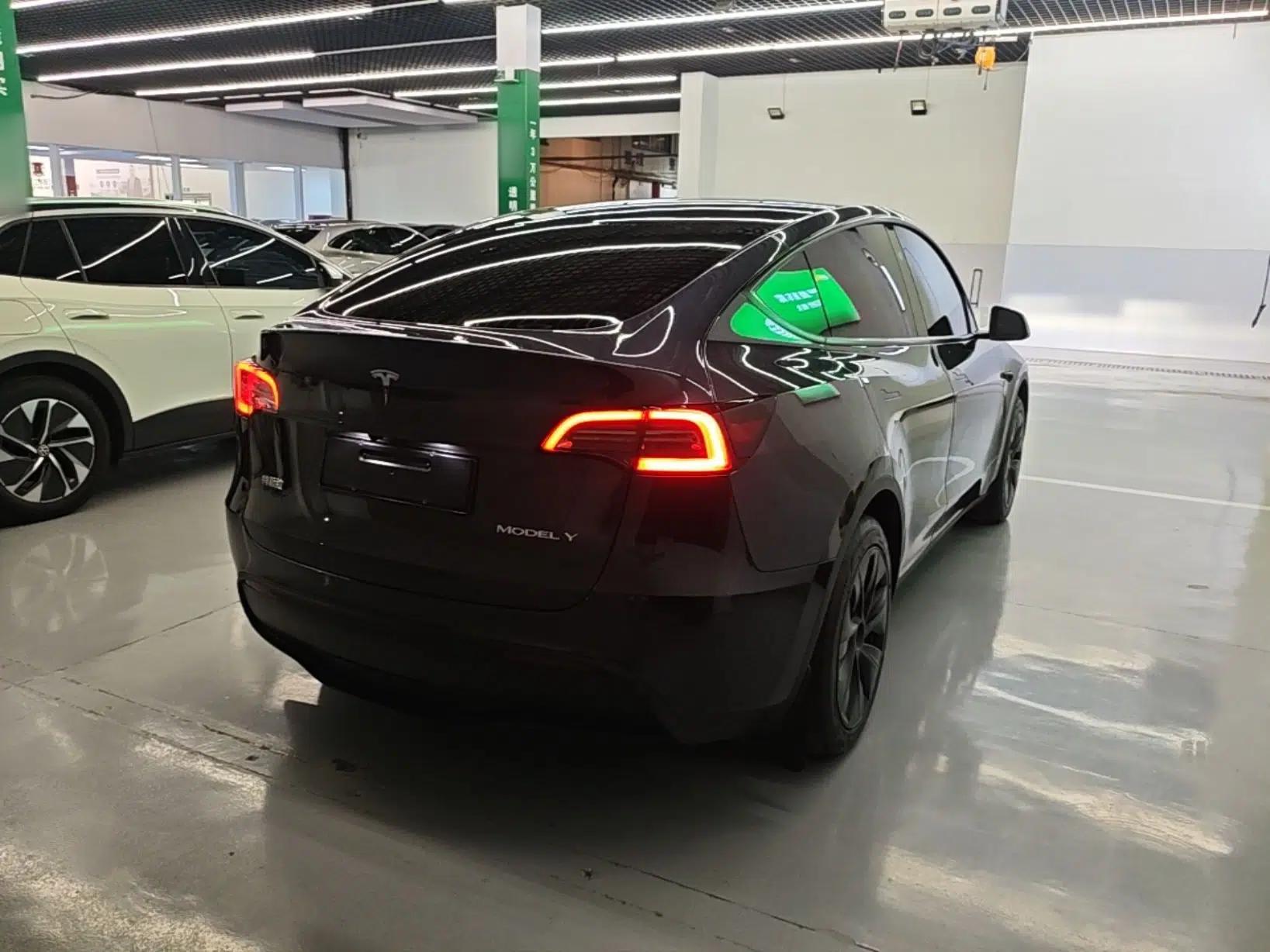 Tesla Model Y 2024 Rear-Wheel-Drive Version — миниатюра 6