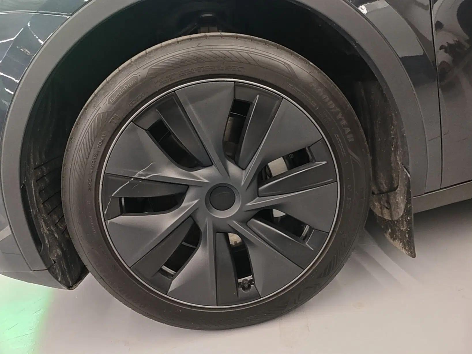 Tesla Model Y 2024 Rear-Wheel-Drive Version — миниатюра 10