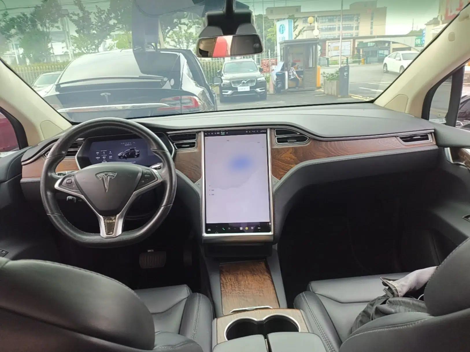 Tesla Model X 2017 X 100D Long Range Edition — миниатюра 12