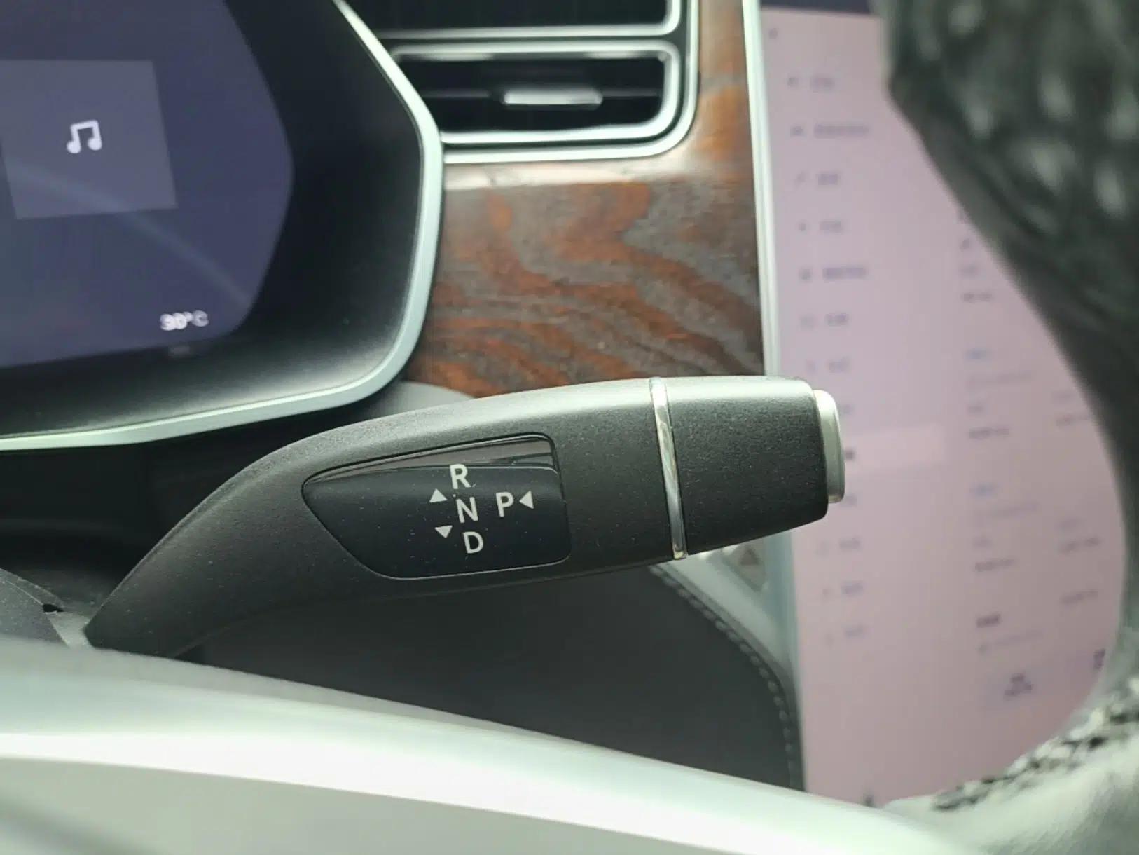 Tesla Model X 2017 X 100D Long Range Edition — миниатюра 16