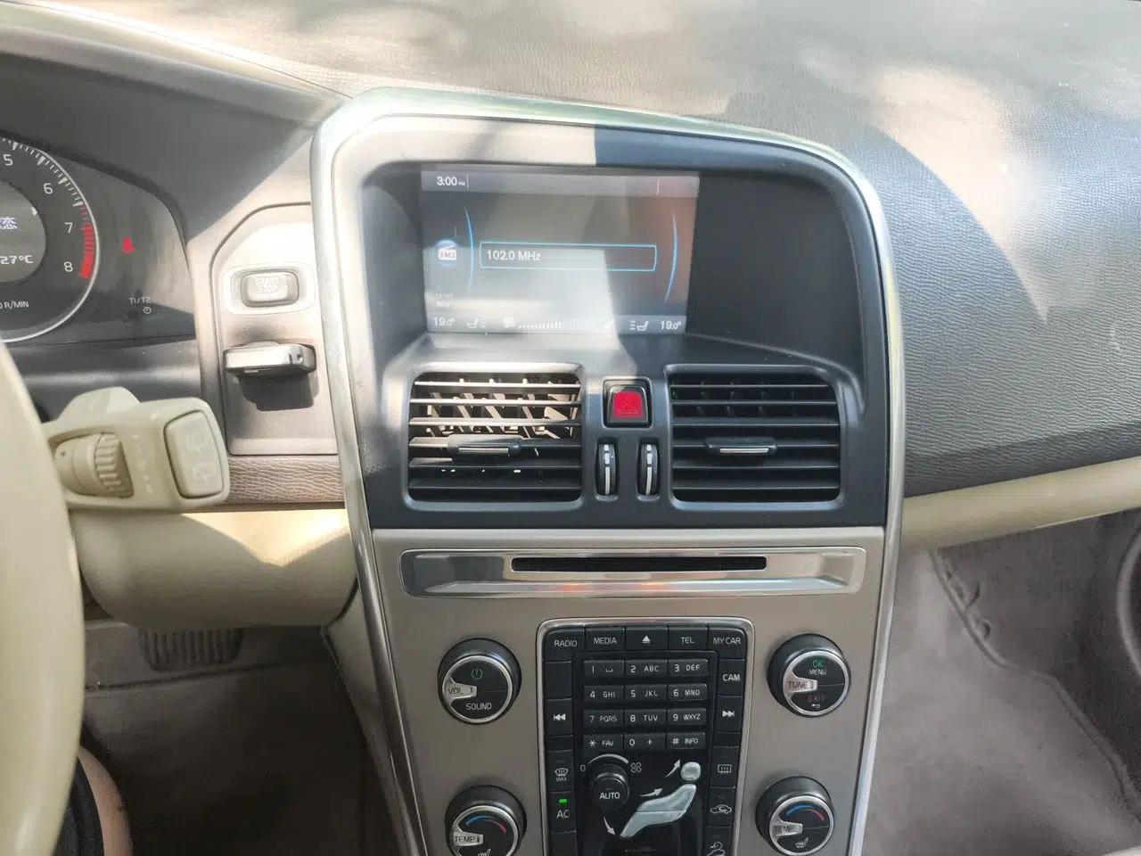 Volvo XC60 2012 T6 AWD Comfort Edition — миниатюра 13