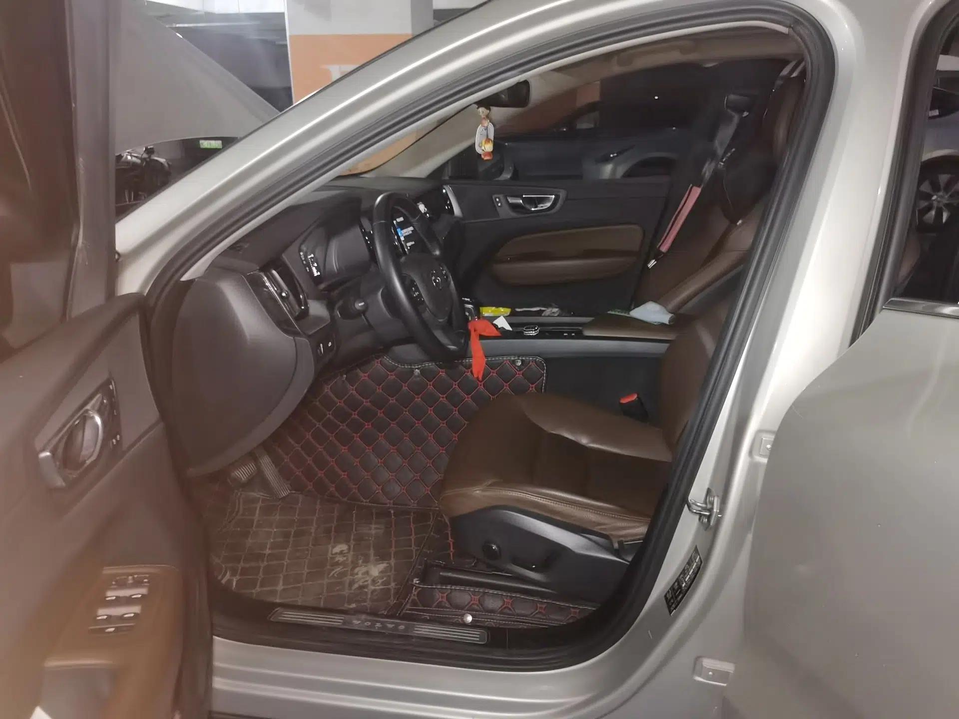 Volvo XC60 2019 T5 4x4 Smart Edition China V Standard — миниатюра 15