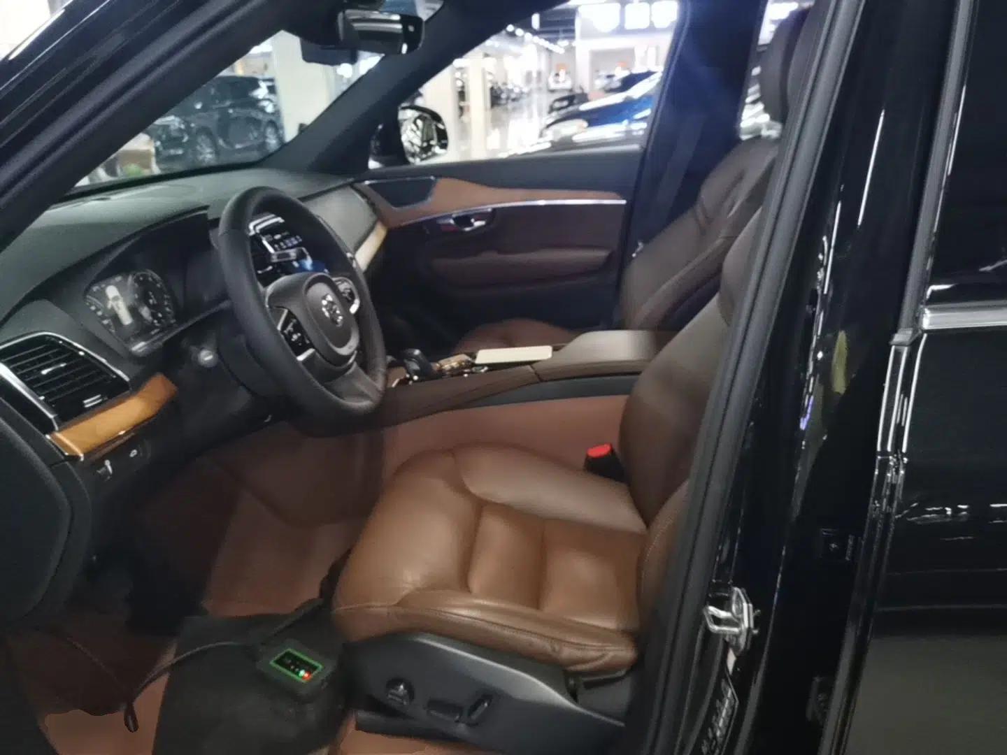 Volvo XC90 2021 B6 Zhiyi Luxury Edition 7-Seater — миниатюра 17