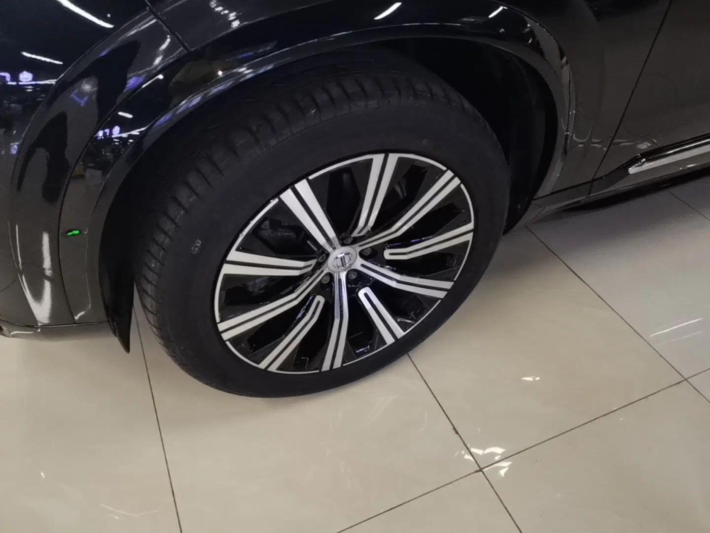 Volvo XC90 2021 B6 Zhiyi Luxury Edition 7-Seater — миниатюра 10