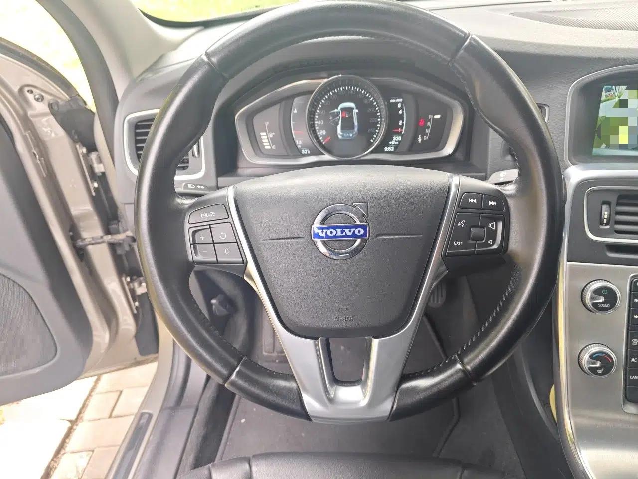 Volvo S60 2016 S60L T4 Zhiyuan Edition — миниатюра 10