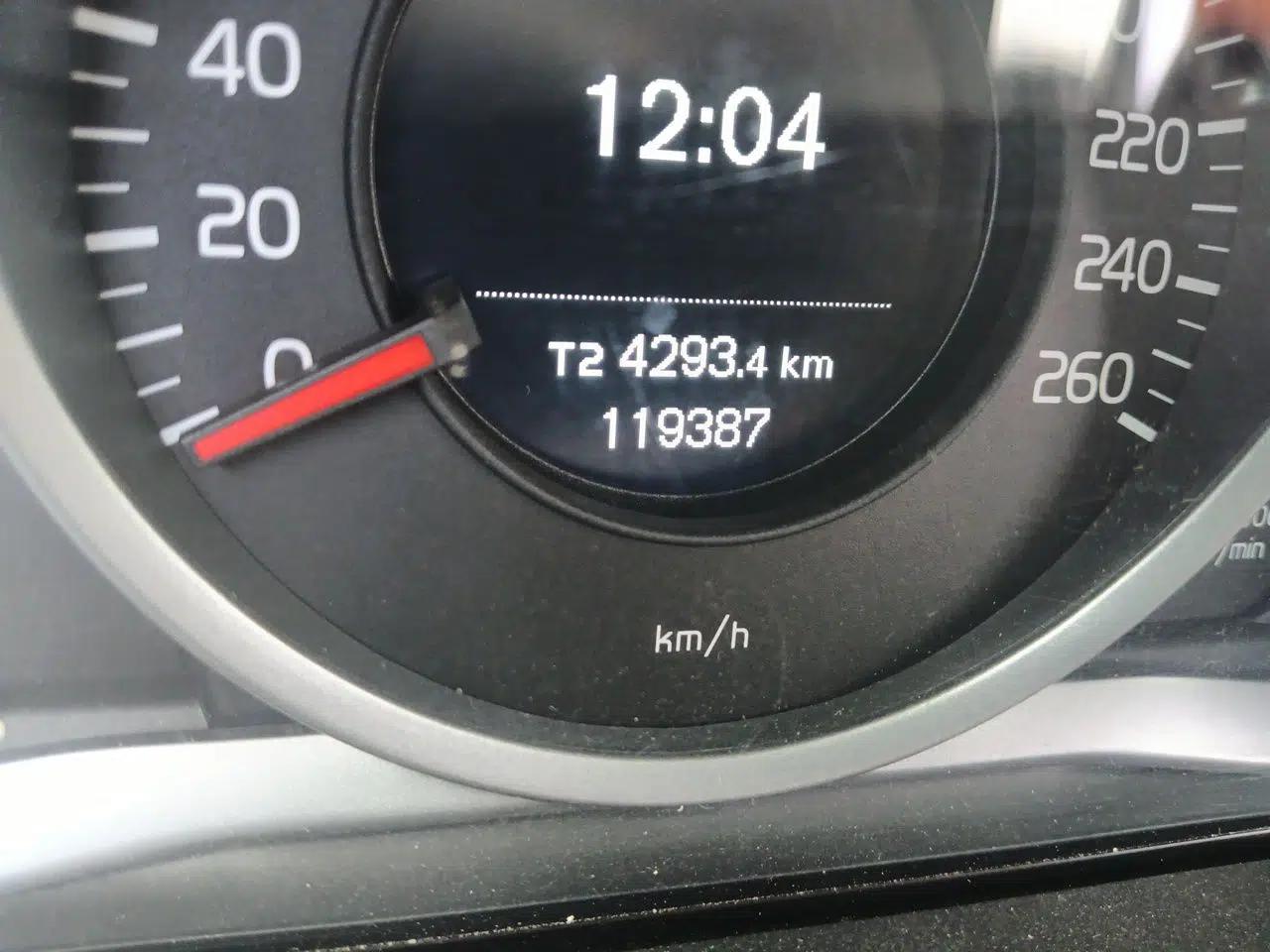 Volvo S60 2014 S60L 2.0T Zhiyuan Edition — миниатюра 12