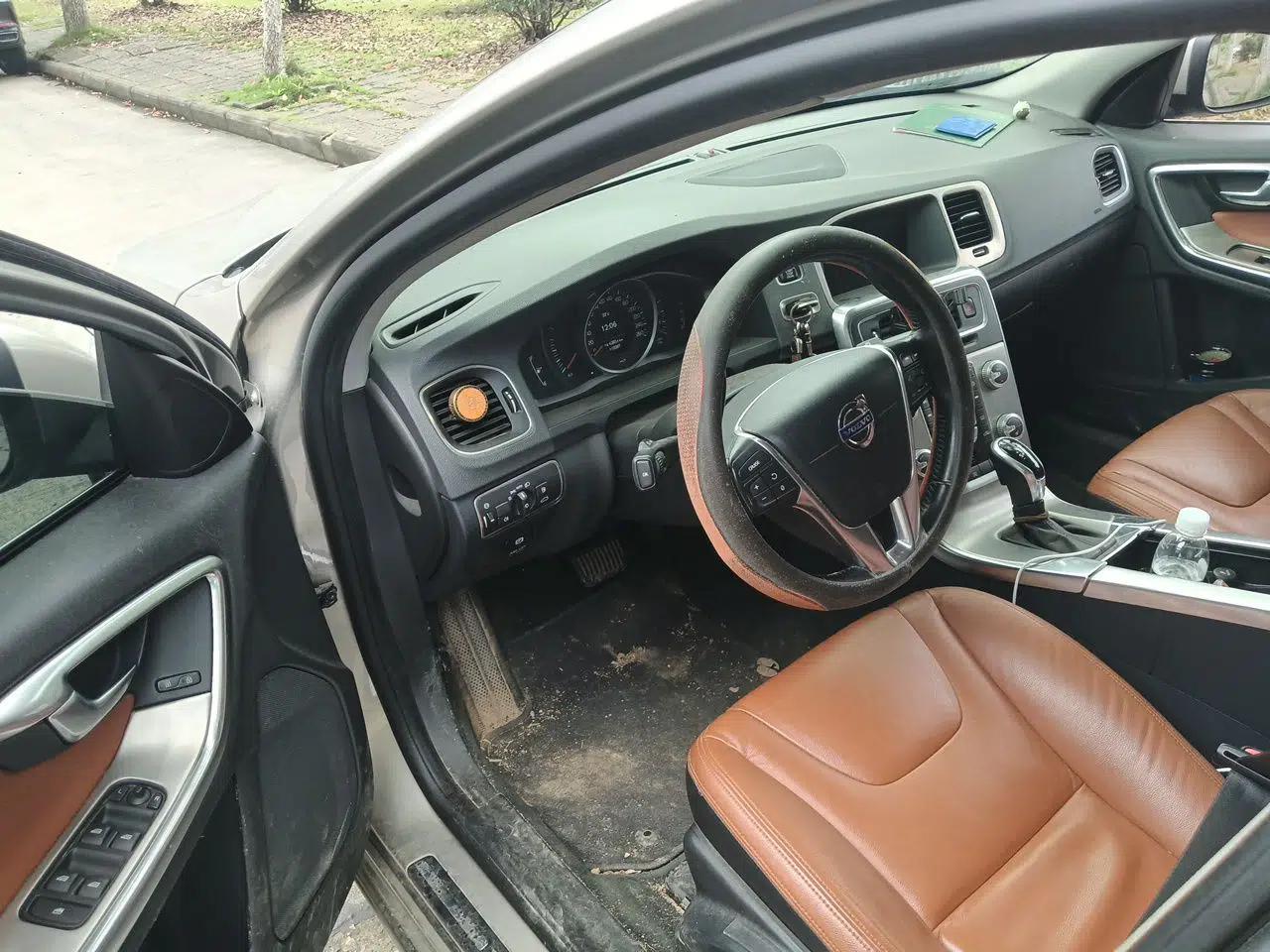 Volvo S60 2014 S60L 2.0T Zhiyuan Edition — миниатюра 16