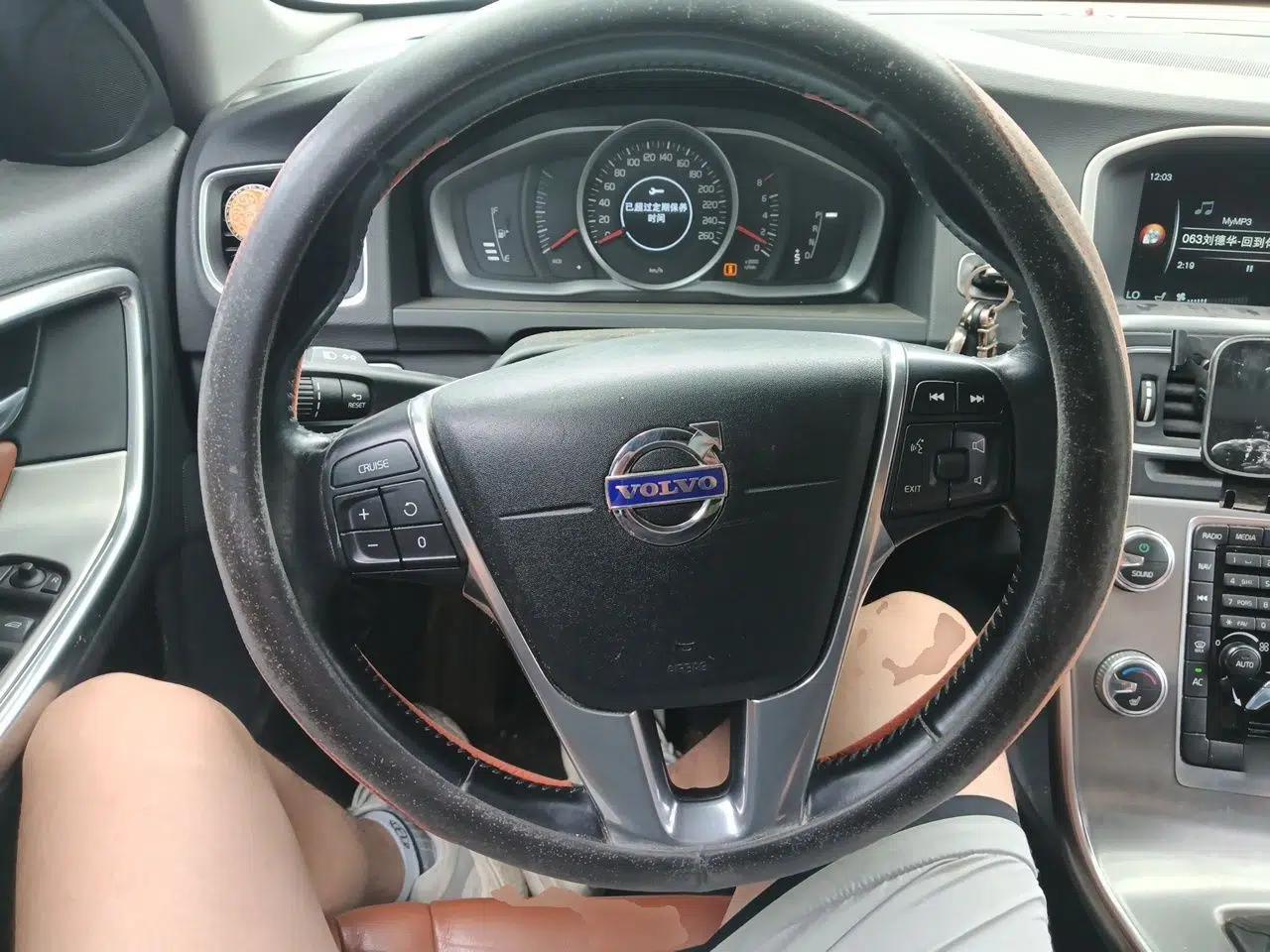 Volvo S60 2014 S60L 2.0T Zhiyuan Edition — миниатюра 10