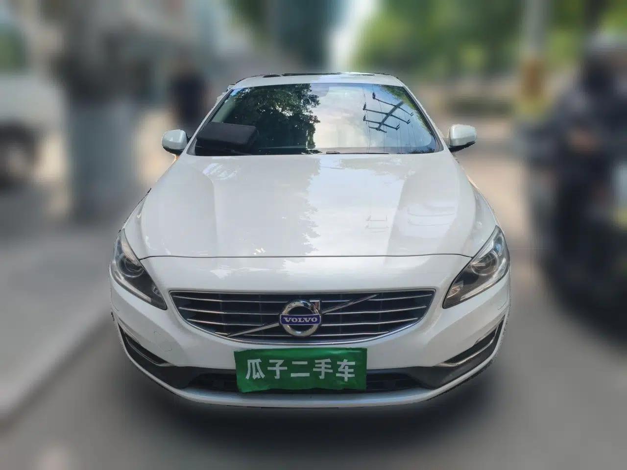 Volvo S60 2015 S60L 2.0T Zhiyuan Edition — миниатюра 2
