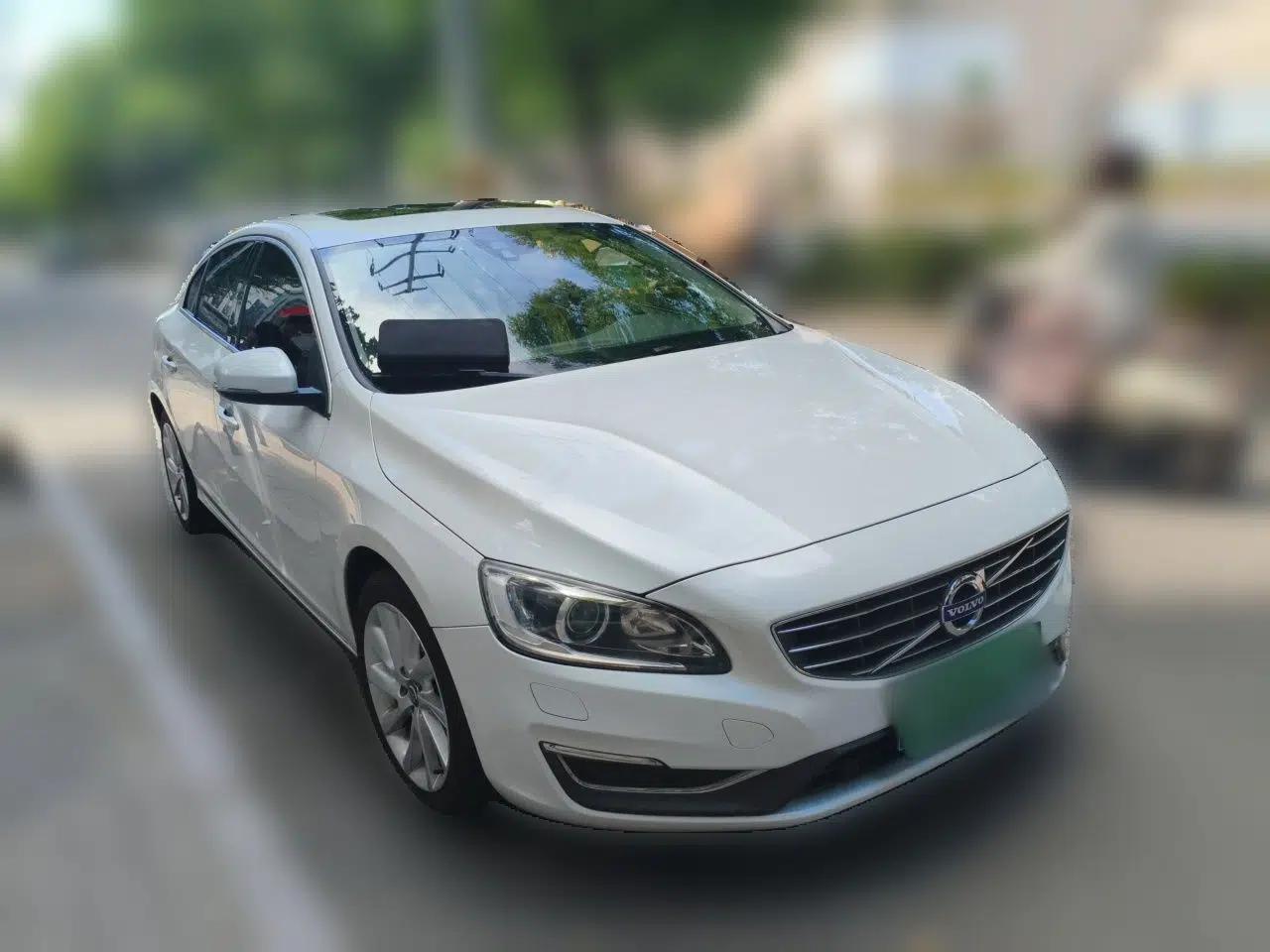 Volvo S60 2015 S60L 2.0T Zhiyuan Edition — миниатюра 3