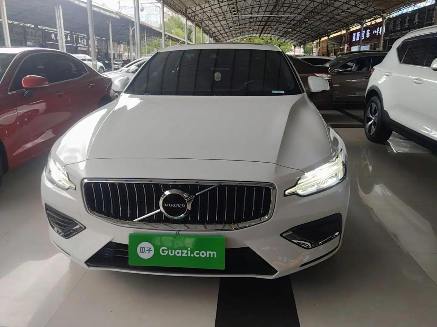 Volvo S60 2022 B4 Zhiyi Luxury Edition — миниатюра 2