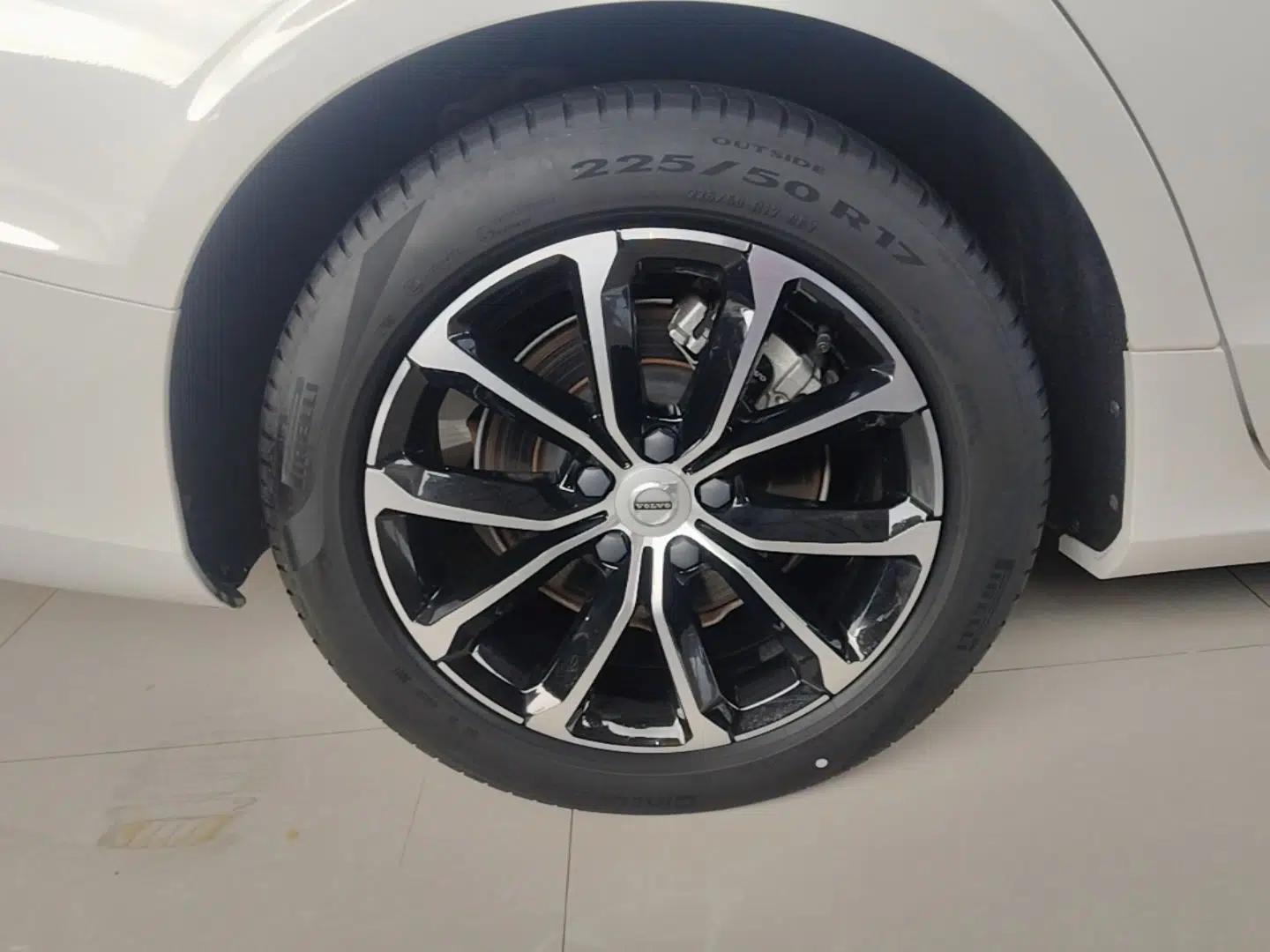 Volvo S60 2022 B4 Zhiyi Luxury Edition — миниатюра 11