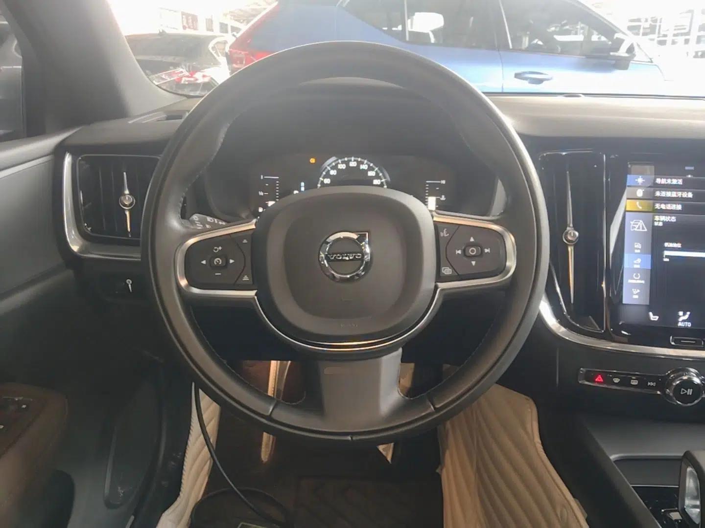 Volvo S60 2022 B4 Zhiyi Luxury Edition — миниатюра 13