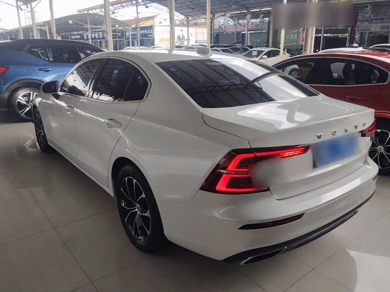 Volvo S60 2022 B4 Zhiyi Luxury Edition — миниатюра 4