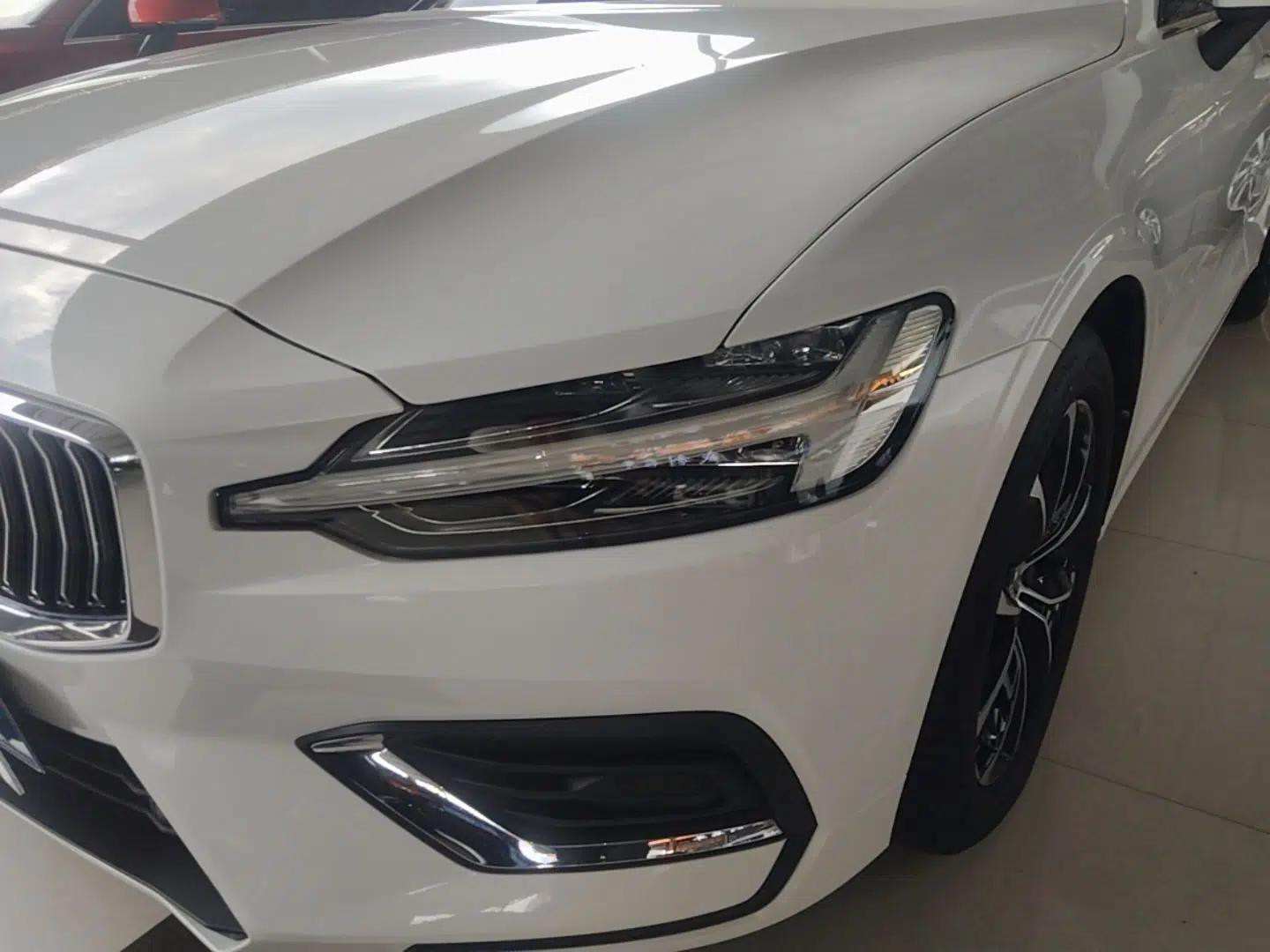 Volvo S60 2022 B4 Zhiyi Luxury Edition — миниатюра 8
